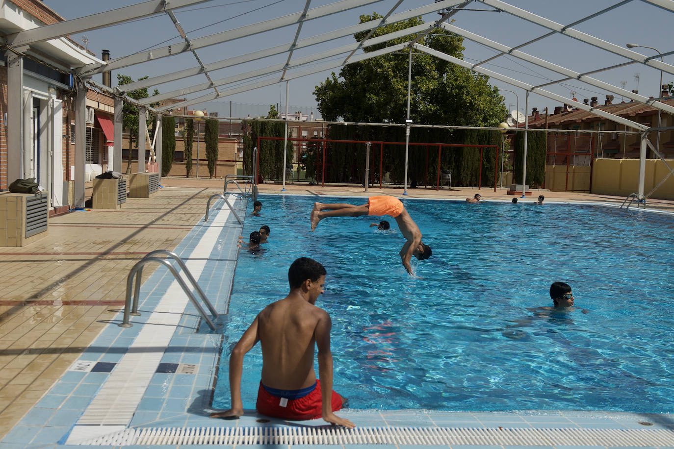Fotos La piscina de El Palmar tendrá una nueva cubierta telescópica